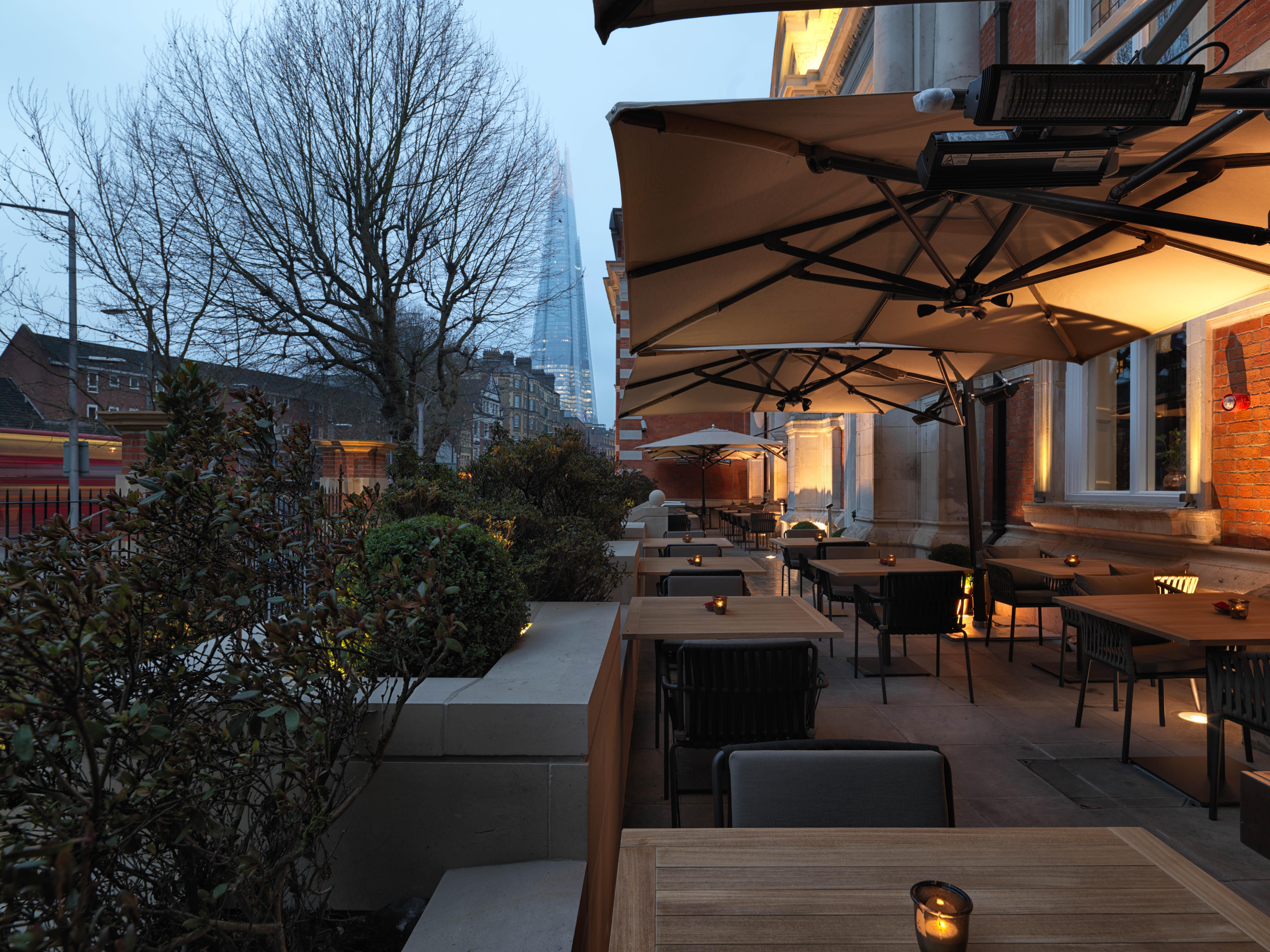 The Lalit London Hotel Bagian luar foto The terrace at the River Café