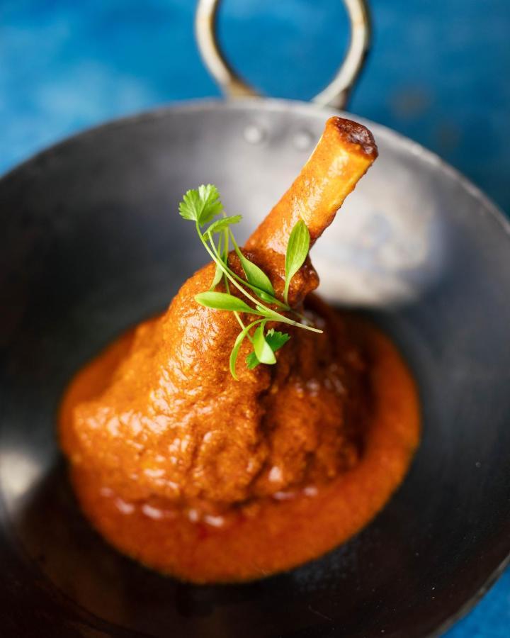 The Lalit London Hotel Bagian luar foto A mutton shank