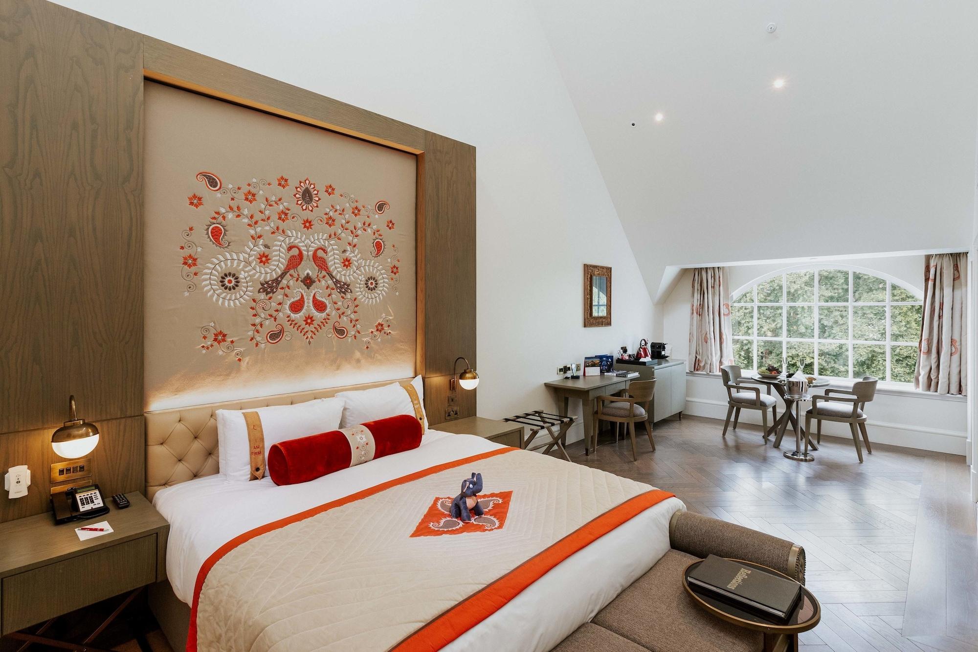 The Lalit London Hotel Ruang foto A room at the Taj Bengal