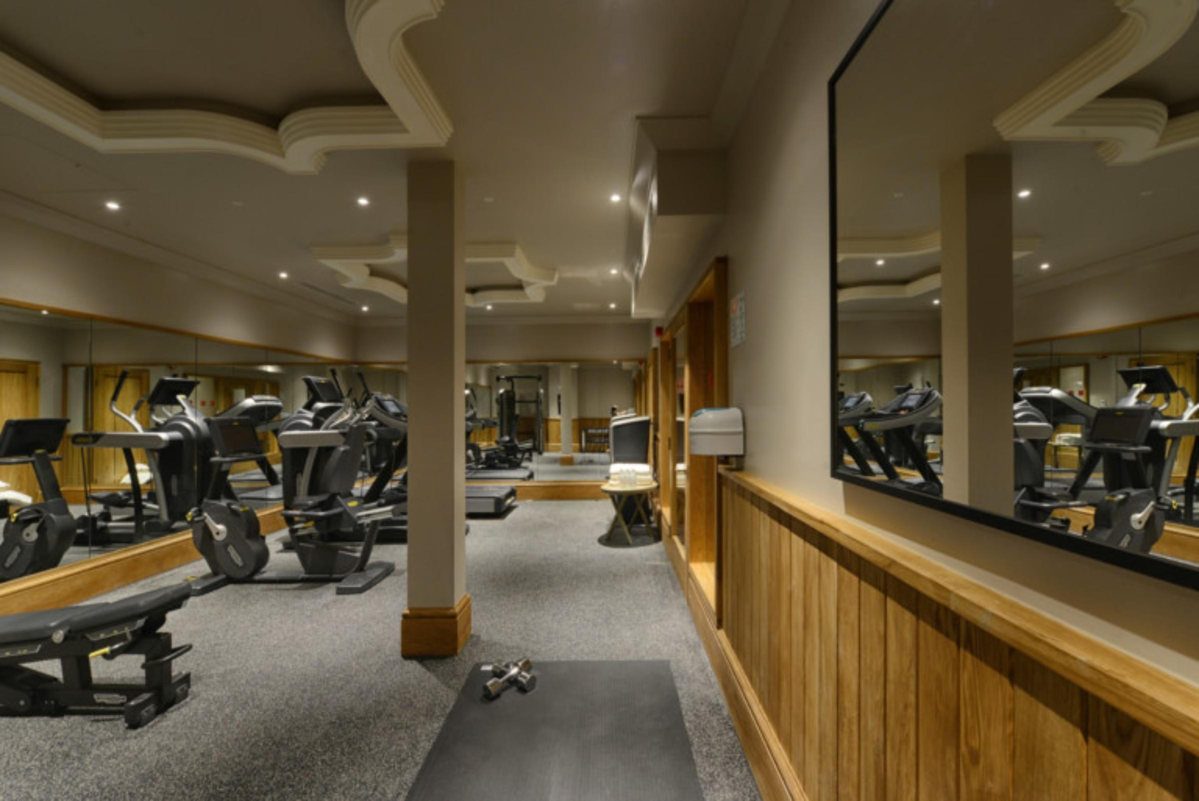 The Lalit London Hotel Bagian luar foto The gym at The Dorchester