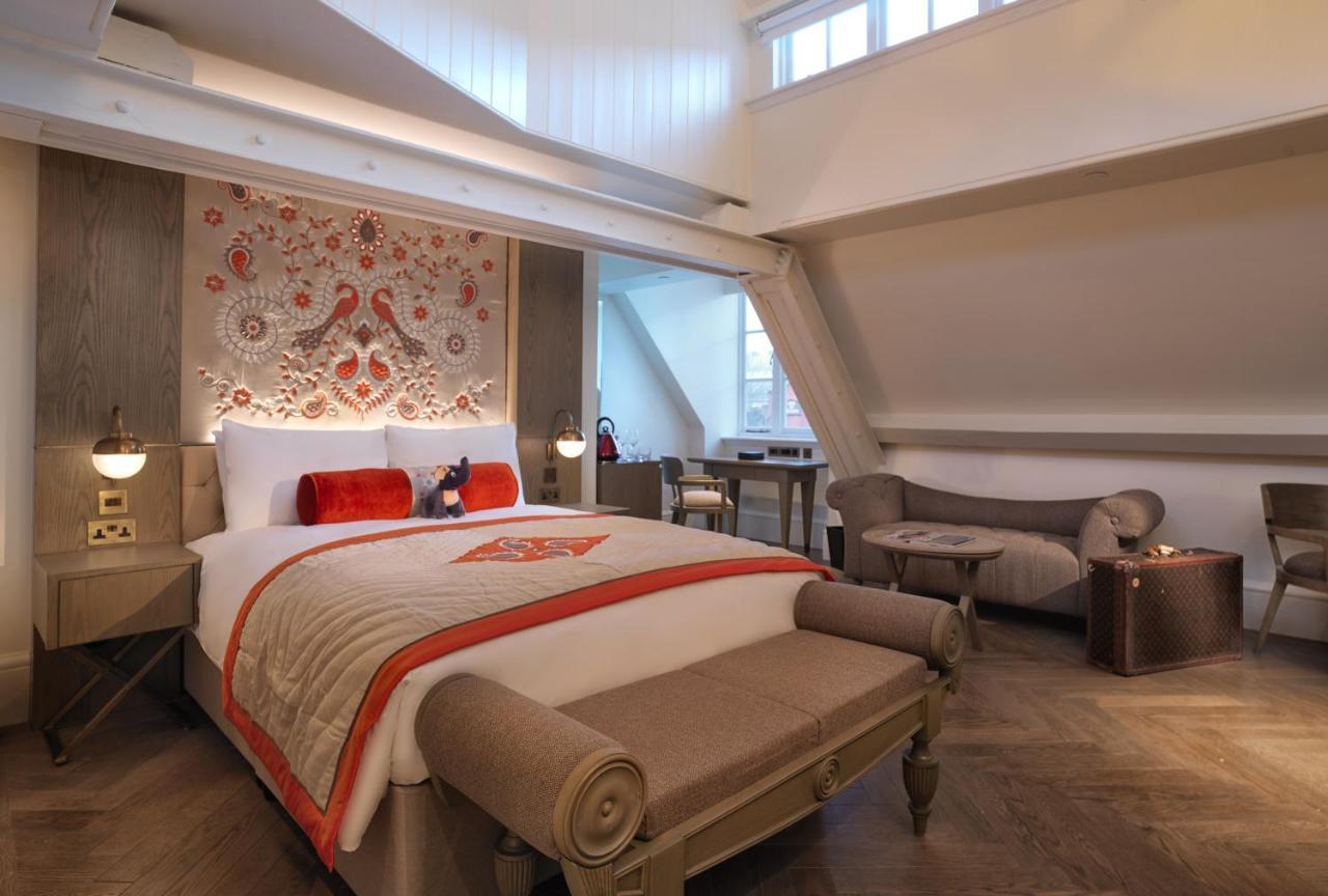 The Lalit London Hotel Ruang foto A suite at the Mandarin Oriental London